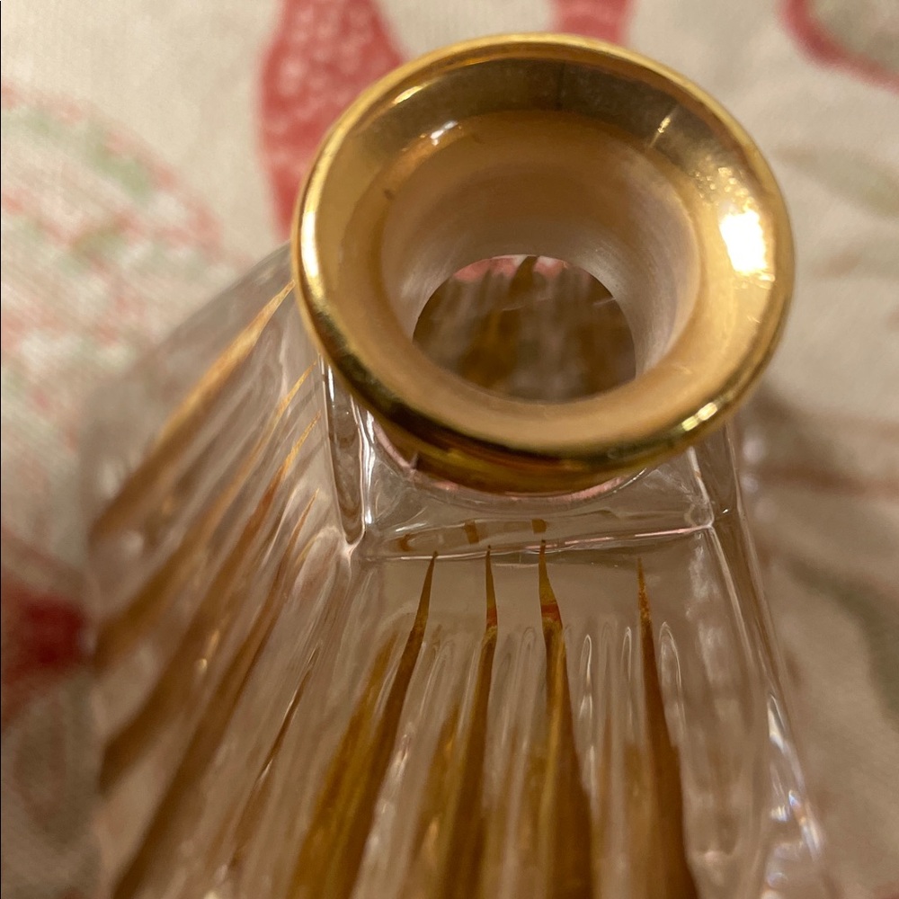 Royal Gallery Lead Crystal Glass Perfume with Topper and Striated Gold Accents - Picture 9 of 13